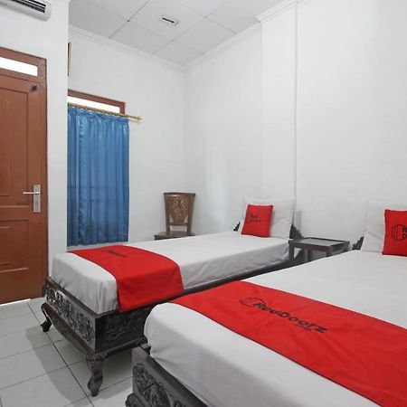 Reddoorz Plus @ Taman Siswa 3 Yogyakarta Ngoại thất bức ảnh