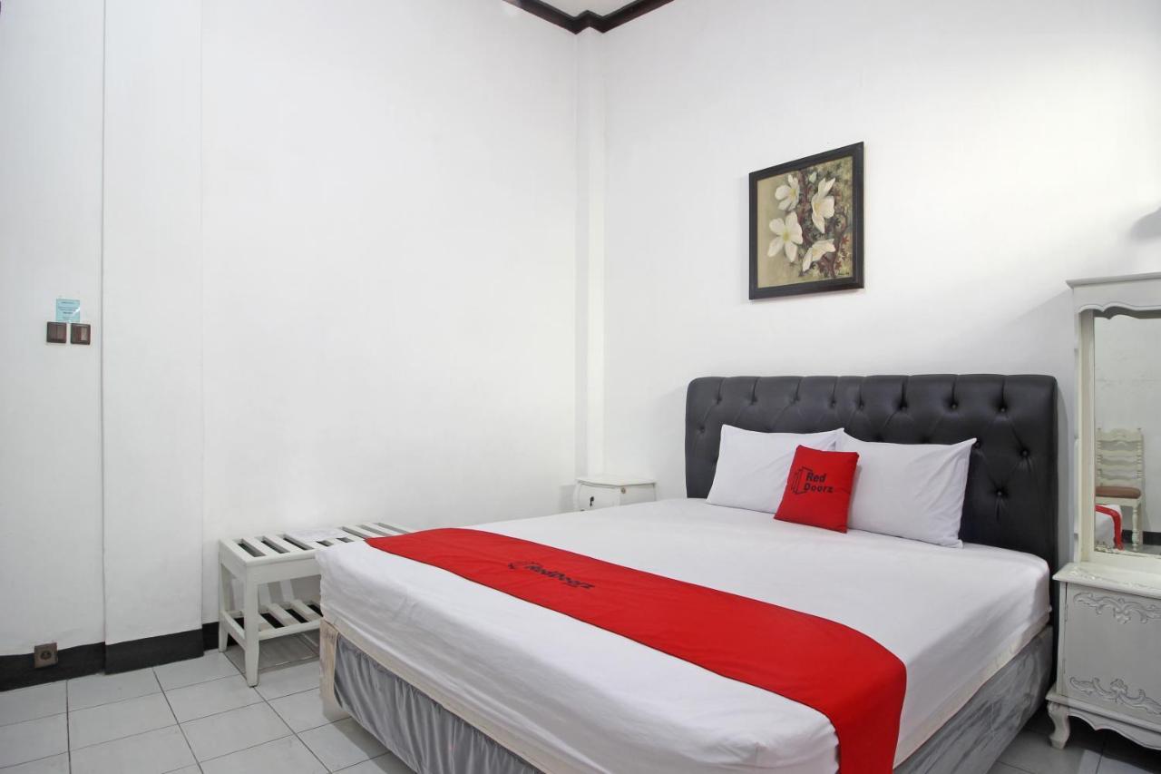 Reddoorz Plus @ Taman Siswa 3 Yogyakarta Ngoại thất bức ảnh