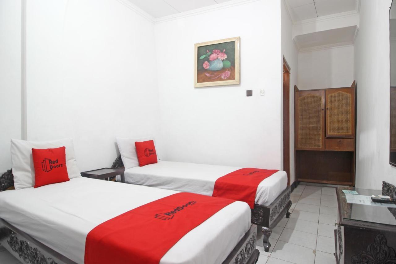 Reddoorz Plus @ Taman Siswa 3 Yogyakarta Ngoại thất bức ảnh